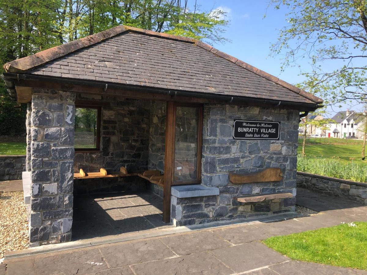 The Courtyard B&B Bunratty Εξωτερικό φωτογραφία
